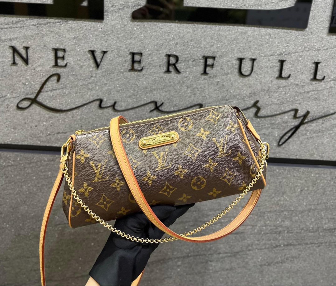 Louis vuitton monogram eva 2025 clutch