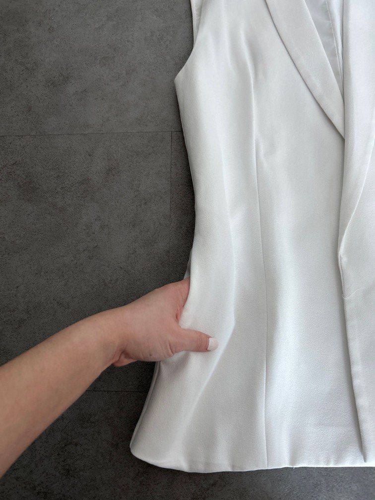 Love Bonito white sleeveless coat Women s Fashion Coats Jackets