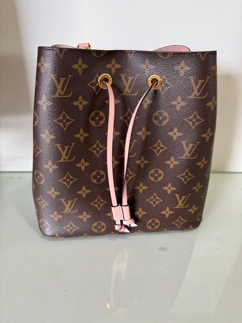 LV Neonoe (Category: Luxury Bags & Wallets) located in Quezon City. Submitted by destashingmycloset (Listing ID 1270457867, Image 2). Description: .
