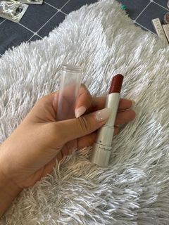 (Category: ) located in . Submitted by destashingmycloset (Listing ID 1270453103, Image 1). Description: .