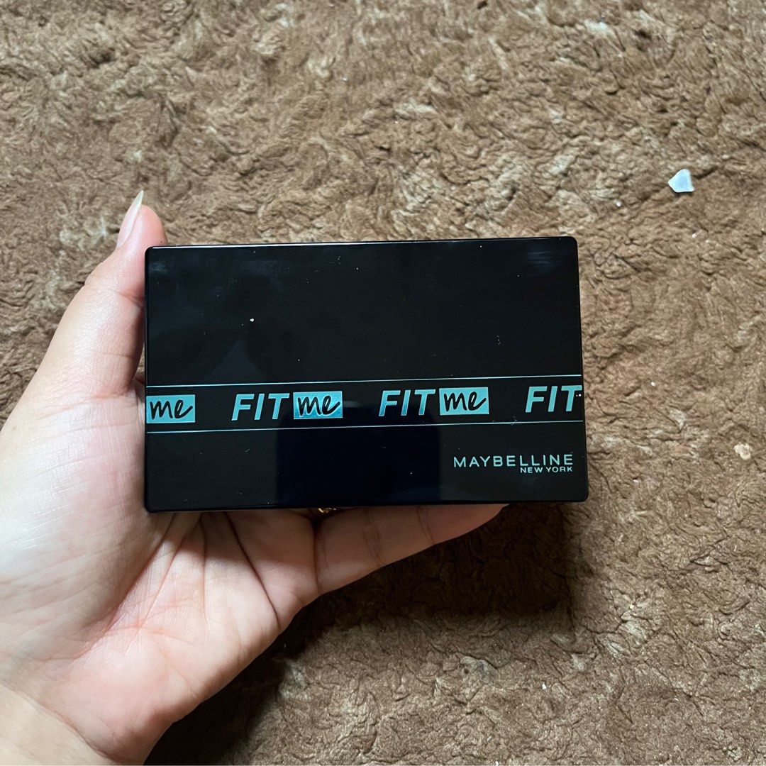 Maybelline fit me powder foundation, Kesehatan & Kecantikan, Rias Wajah ...