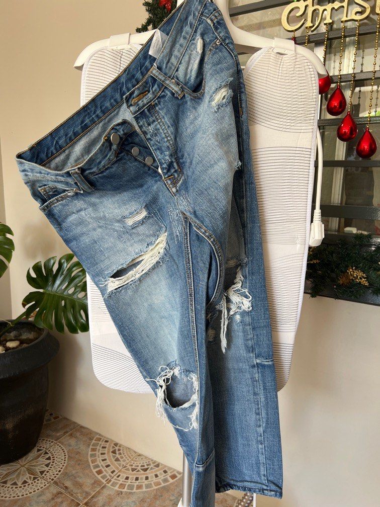 MNML JEANS (Category: Jeans) located in Cainta. Submitted by prelovedtobelovedauthentic (Listing ID 1270456829, Image 3). Description: dimension: waist (size 30) 16inches leg - 9.5inches wide length 36inches.