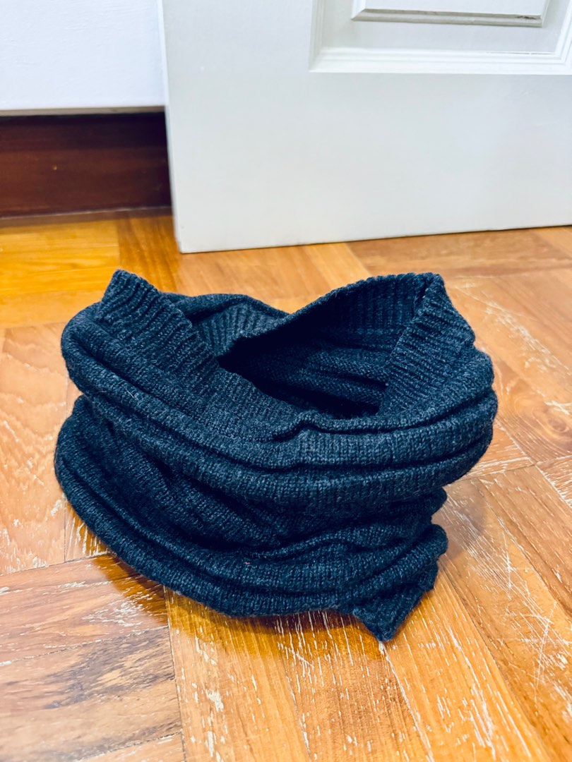 Neck tube scarf, Men's Fashion, Coats, Jackets and Outerwear on Carousell