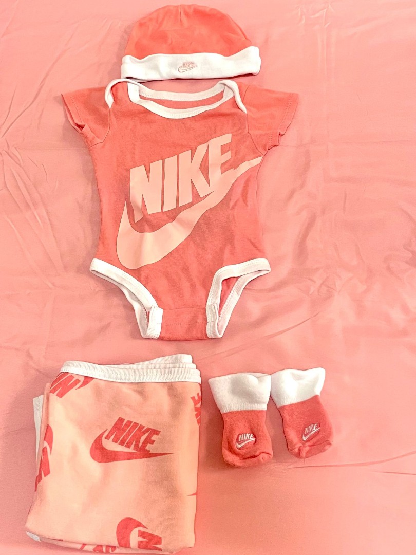 Nike Futura Baby Set, Babies & Kids, Babies & Kids Fashion on Carousell