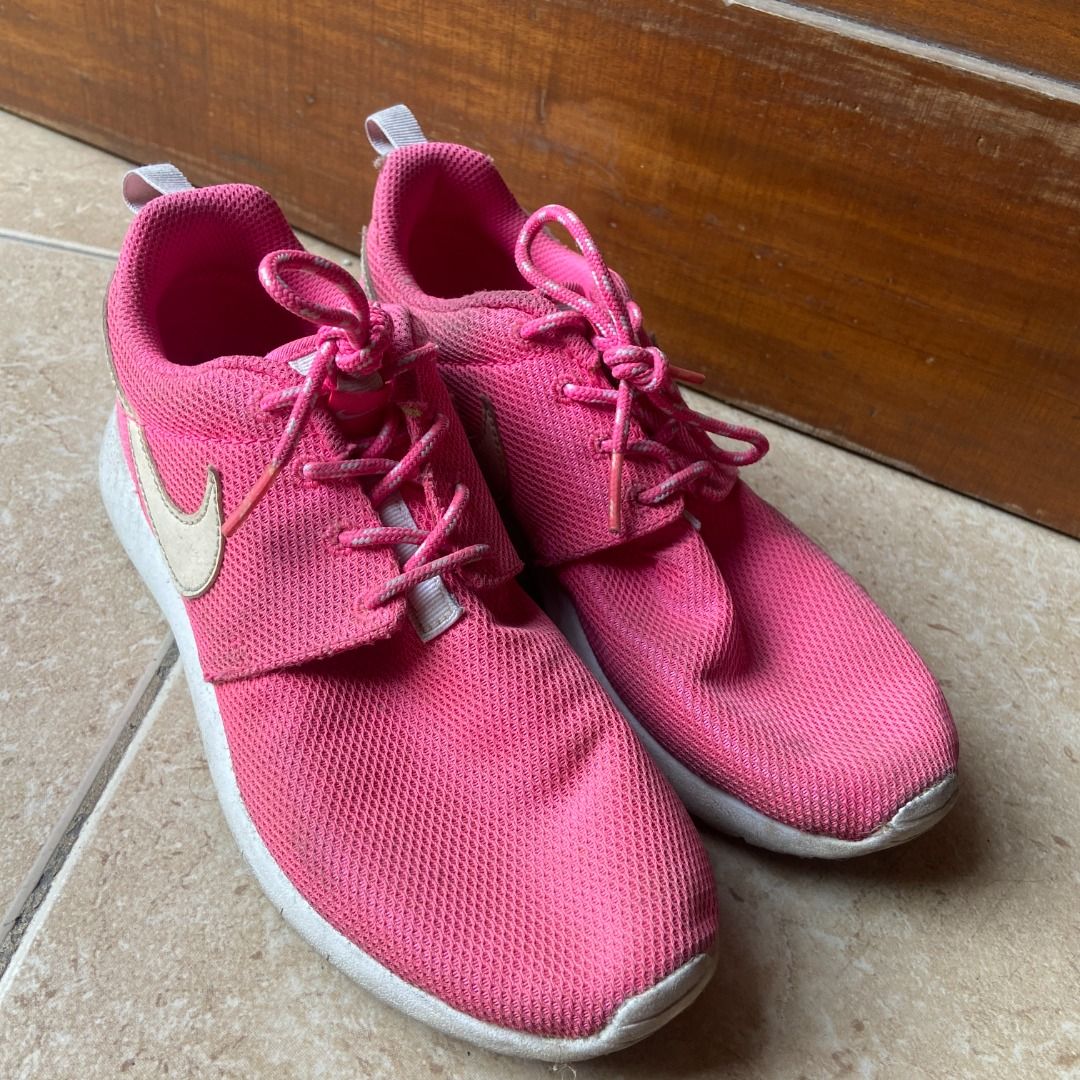 NIKE Kids Roshe Run GS Hyper Pink White Girls Kids Sneakers