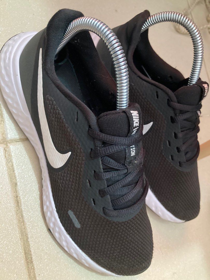 Nike sales revolution 24