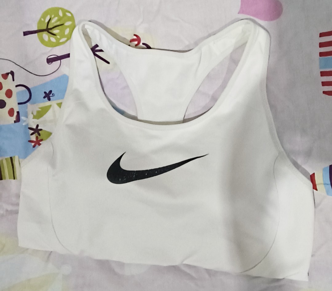 Nike Sport Bra White Size XL, Sports Equipment, Other Sports Equipment and  Supplies on Carousell