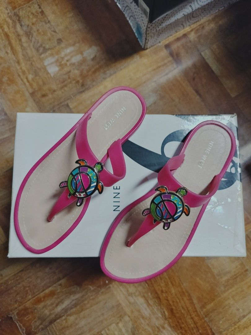 Nine west hotsell jelly flip flops