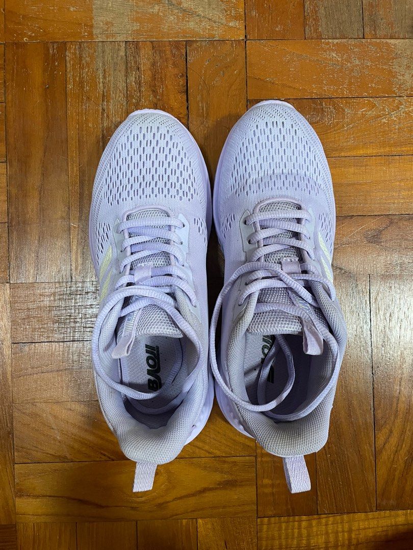 No brand light purple track shoes size 38
