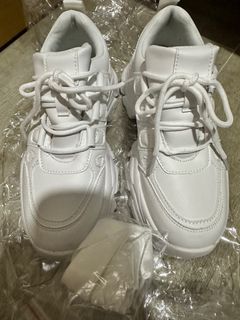 （分類：）位於 。 由 Tann_d 提交（商品編號 1270553822，圖片 1）。簡介： 。