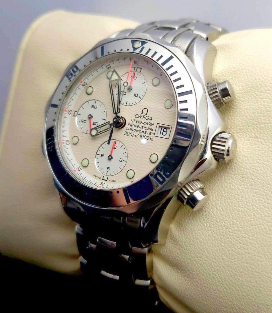 Omega Seamaster (Category: Luxury Watches) located in Manila. Submitted by donijosemiguel (Listing ID 1270575942, Image 3). Description: RARE Omega Seamaster 300m Chronograph 41mm Stainless Steel White Wave Orange Tip Dial Complete set 2598.20.00 .