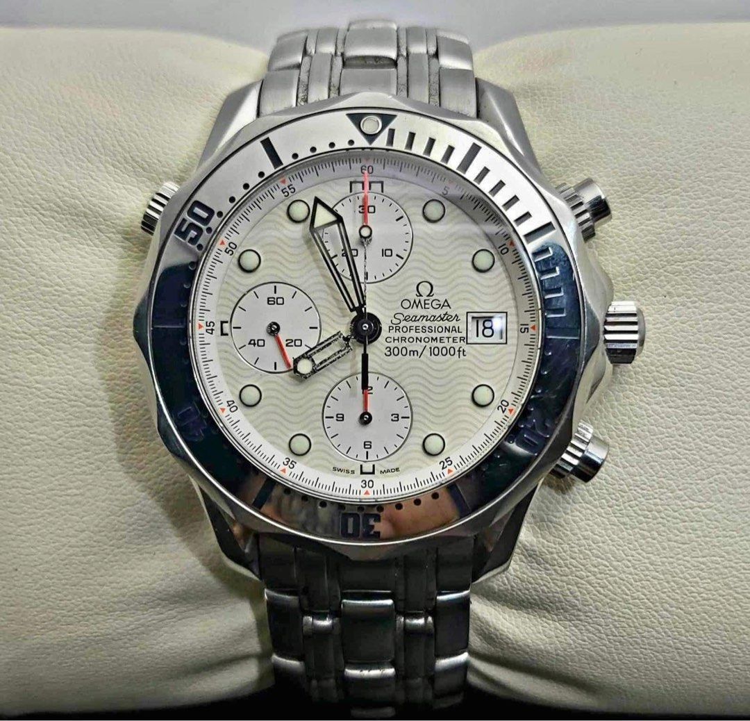 Omega Seamaster (Category: Luxury Watches) located in Manila. Submitted by donijosemiguel (Listing ID 1270575942, Image 1). Description: RARE Omega Seamaster 300m Chronograph 41mm Stainless Steel White Wave Orange Tip Dial Complete set 2598.20.00 .