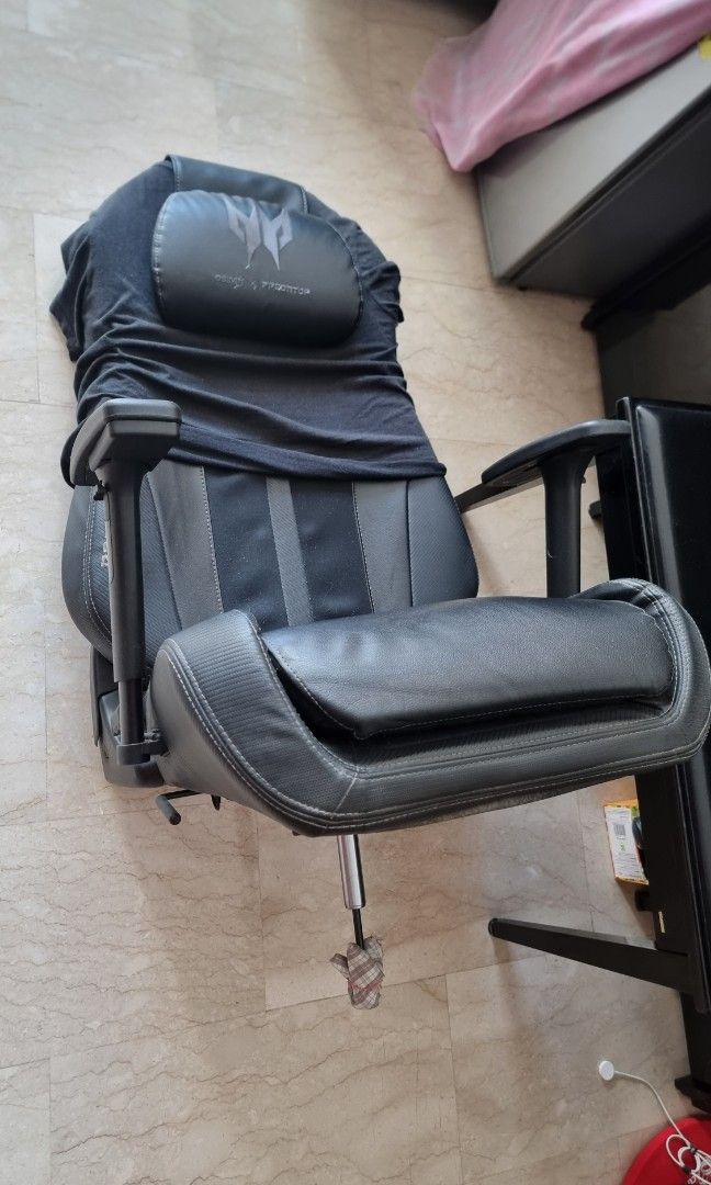 Osim Uthrone Gaming Chair Osim Throne OSIM UThrone S Gaming Chair