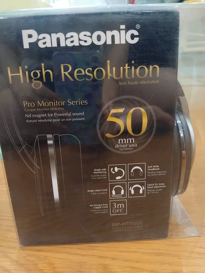 PANASONIC HEADPHONES (Category: Headphones & Headsets) located in Manila. Submitted by angelcru8 (Listing ID 1270540339, Image 1). Description: pls see picture. brand new boxed PANASONIC.