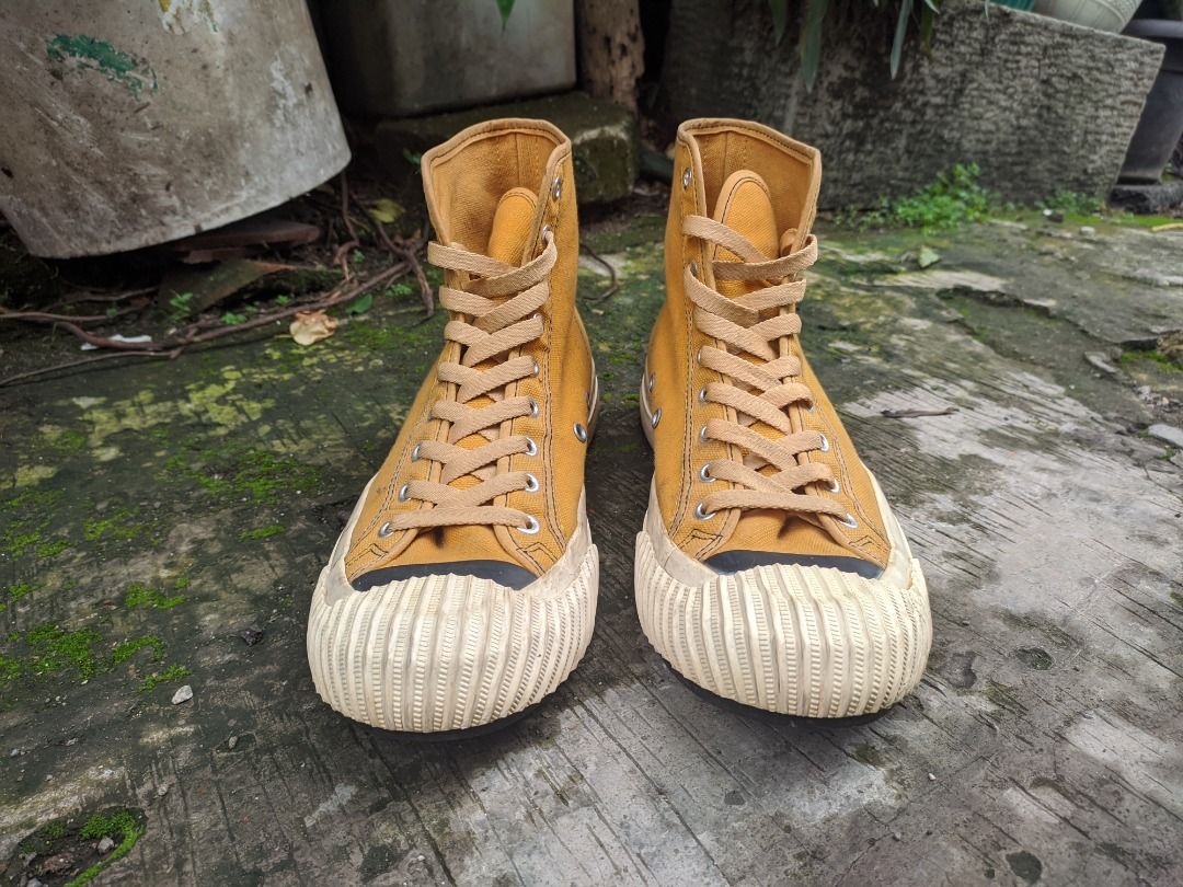 Yellow on sale pf flyers