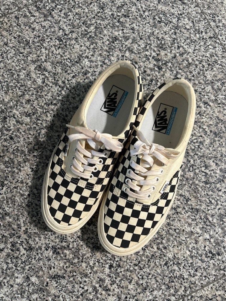 Vans black & white podium check era shoes top