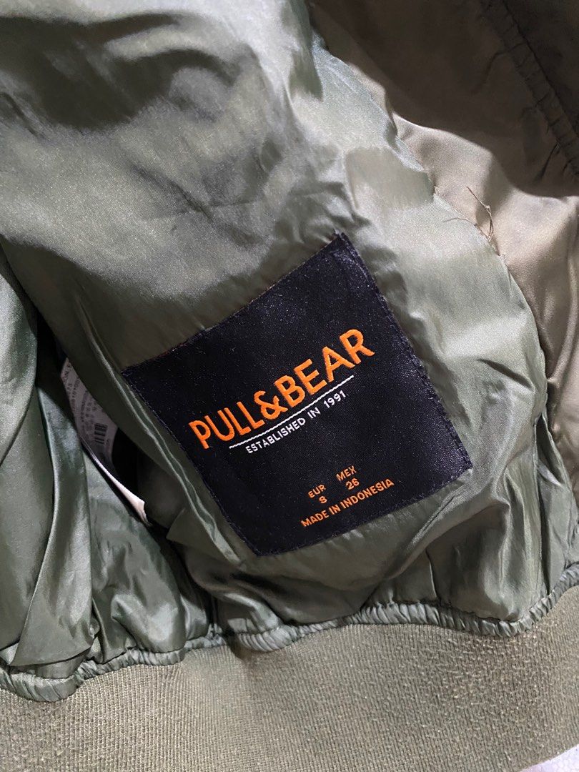 Pull Bear Bomber Jacket Women s Fashion Coats Jackets and Outerwear on Carousell