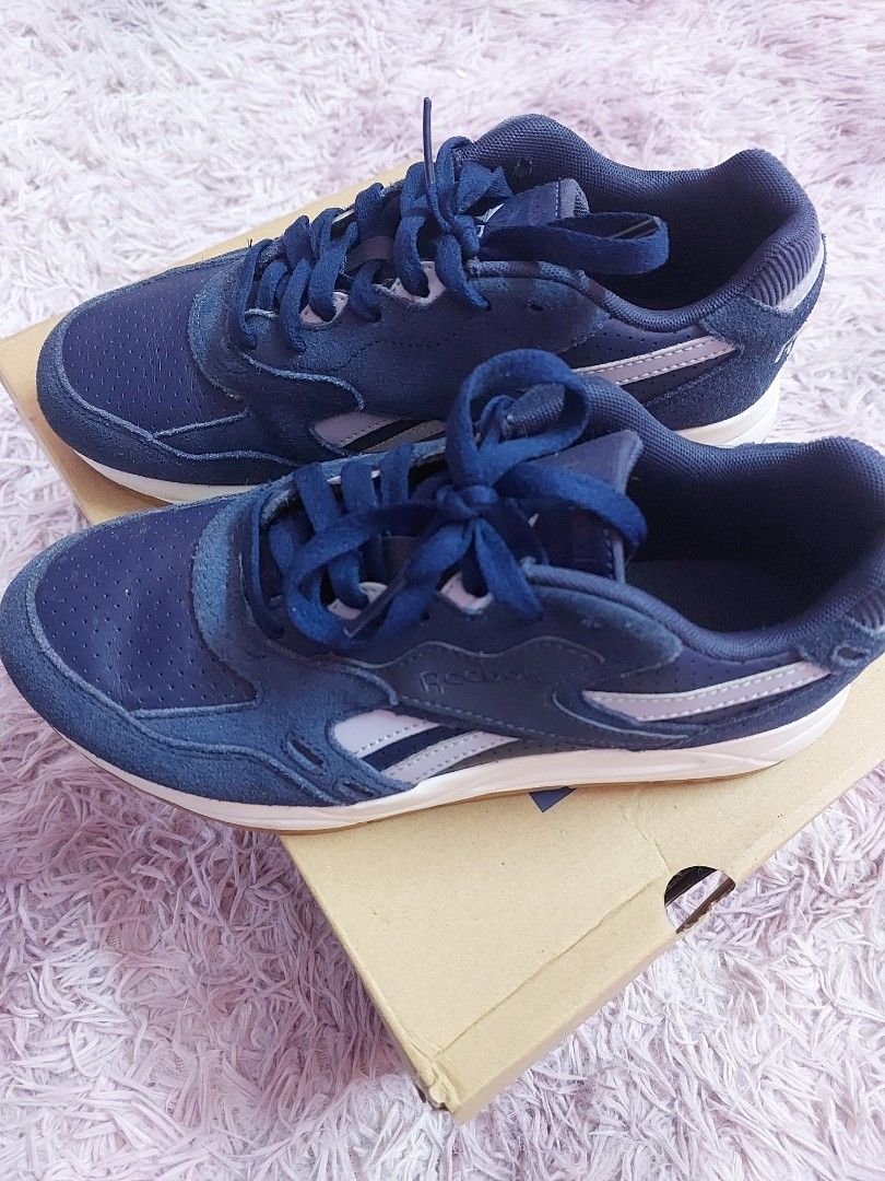 Bolton essential reebok sales