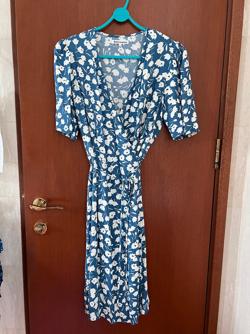 Reformation navy floral 2025 dress