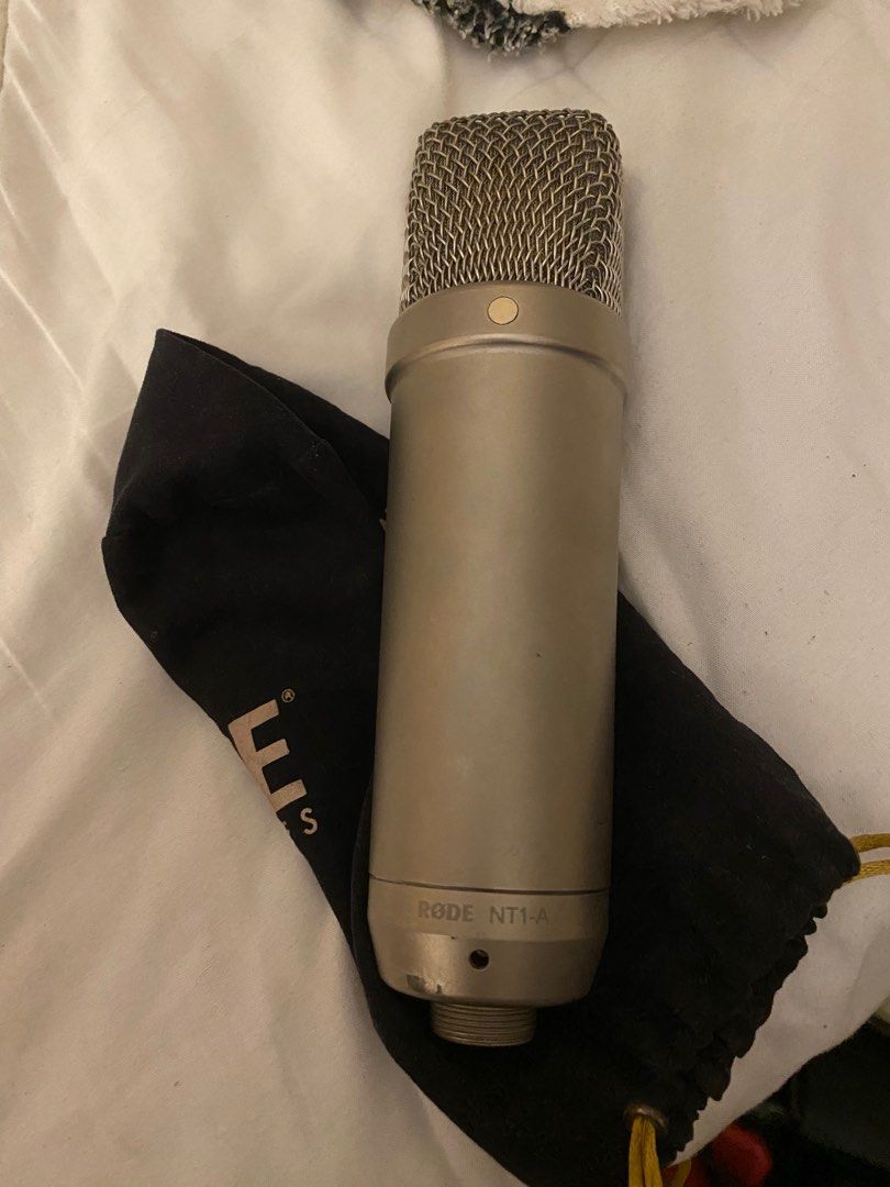 Rode Nt1a condenser mic (Category: Microphones) located in Rizal. Submitted by patchiuu (Listing ID 1270491874, Image 1). Description: .