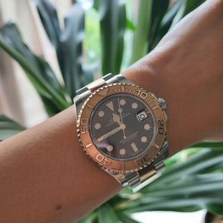 (Category: ) located in . Submitted by jc.accessories (Listing ID 1270469502, Image 1). Description: .
