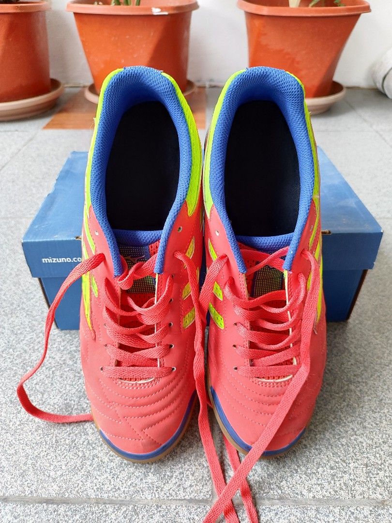 Sepatu futsal new arrivals mizuno sala classic
