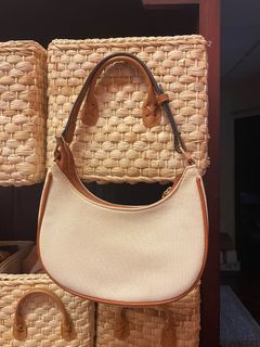(Category: ) located in . Submitted by dayanamnsoor (Listing ID 1270571647, Image 1). Description: .