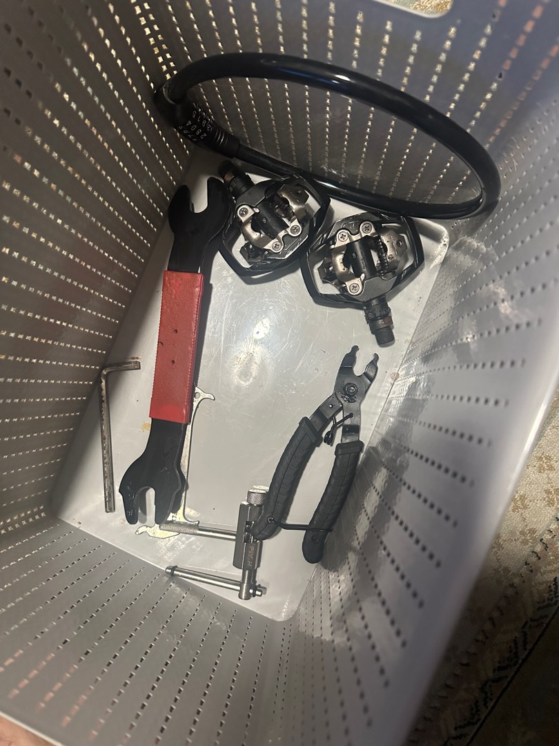 Shimano Cleats pedals and tools to install, Sports Equipment, Bicycles