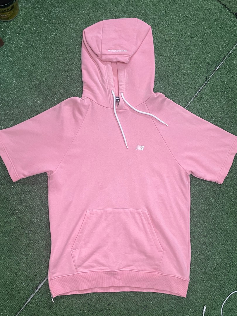 SHORT SLEEVE HOODIE NEW BALANCE Men s Fashion Activewear on