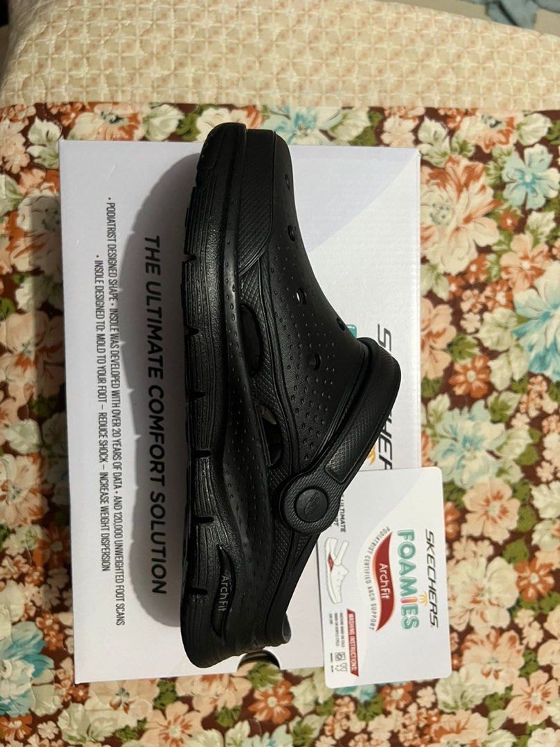 Skechers sales black clogs