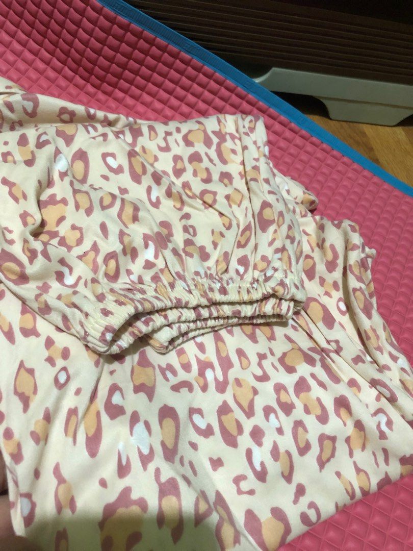 Sleepwear set (Category: Others Tops) located in Cavite. Submitted by tinythreads_byamari (Listing ID 1270589172, Image 3). Description: Used twice.