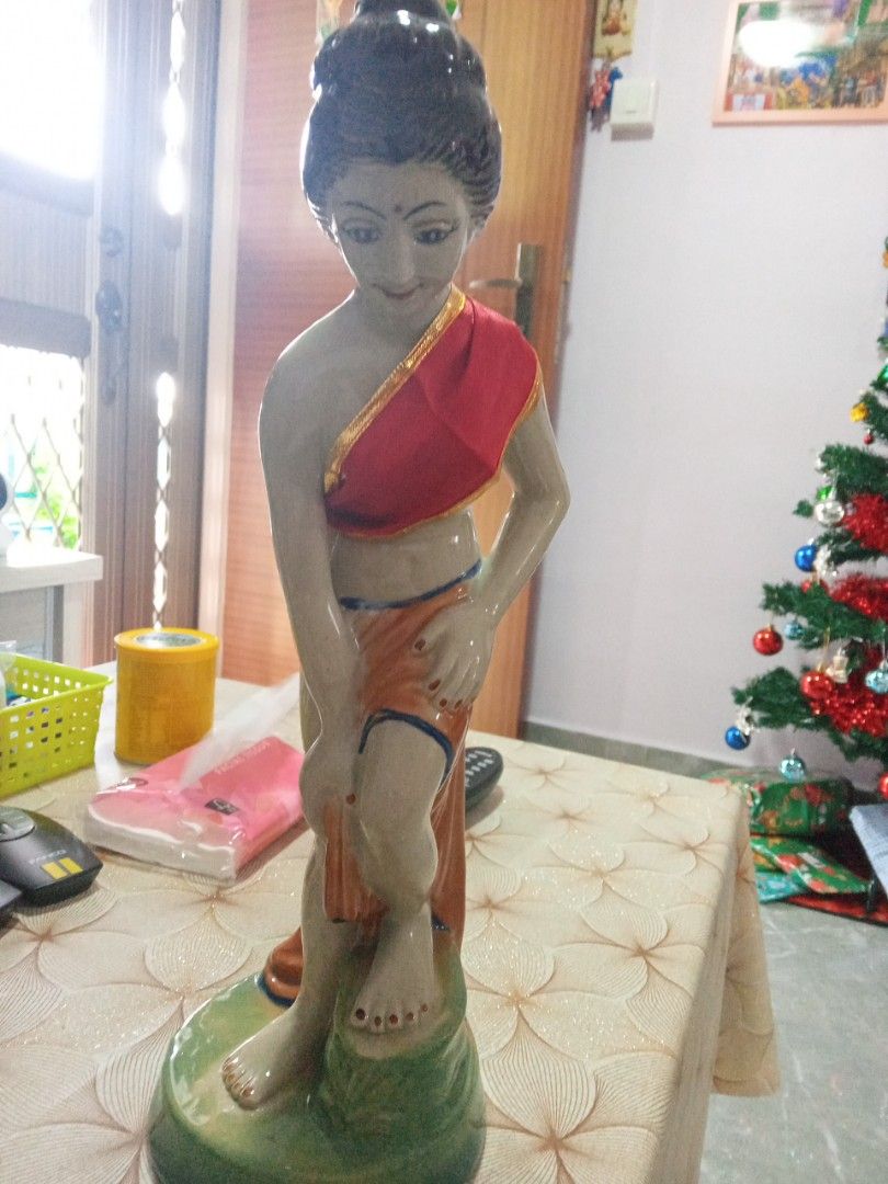 Statue (Category: Other Home Decor) located in Singapore. Submitted by reshindra (Listing ID 1260144541, Image 3). Description: .