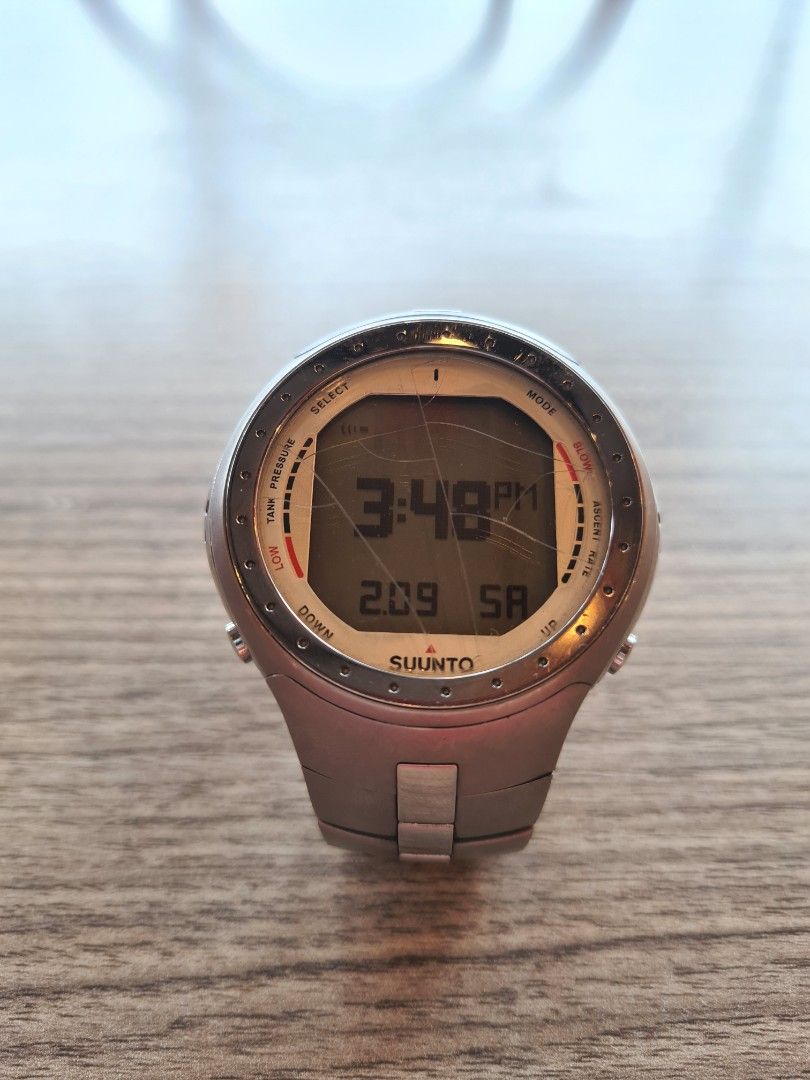 Suunto D9