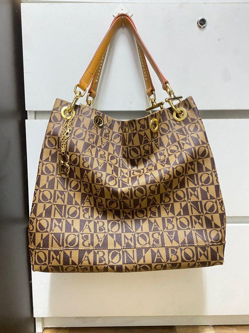 Tote bonia 2025
