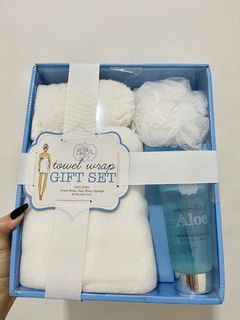 Towel shower gel gift set