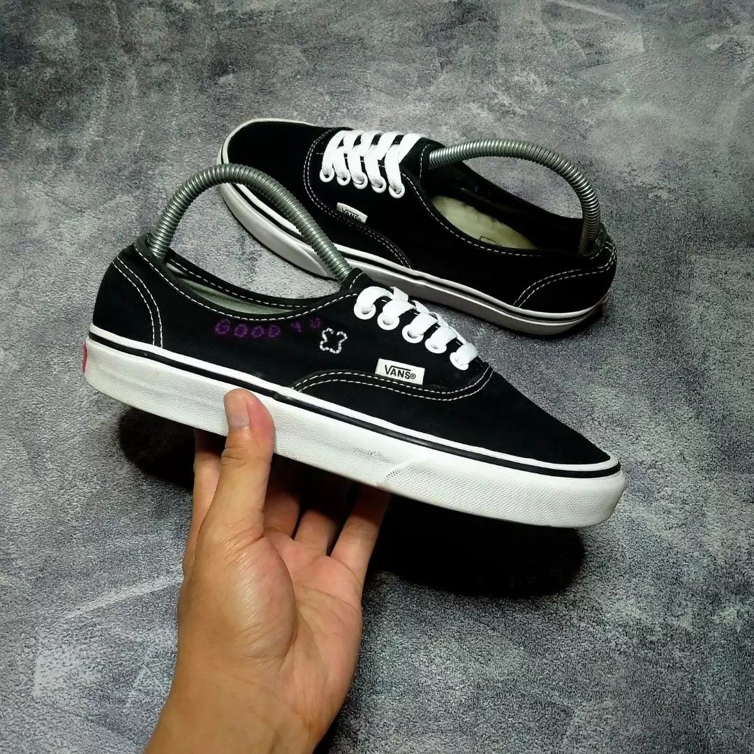 Sepatu vans new arrivals authentic black white