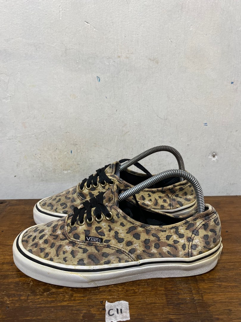 Foto sepatu hotsell vans leopard