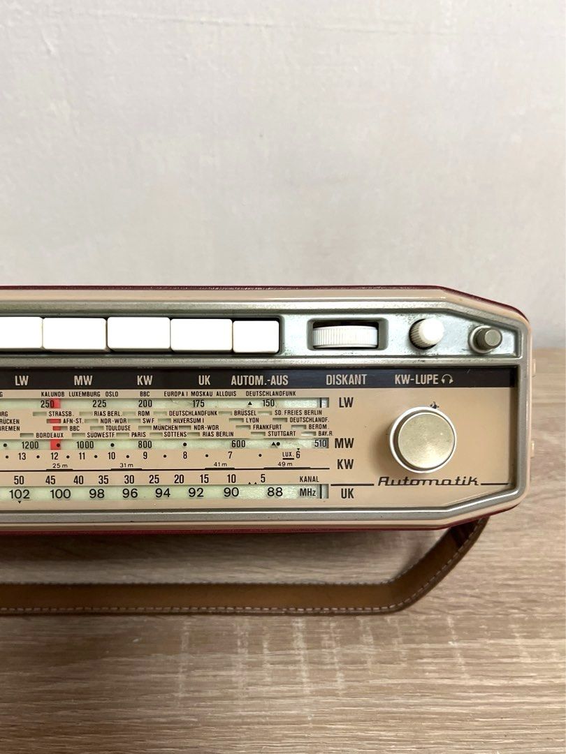 Vintage Schaub Lorenz Touring T60 Radio, Hobbies & Toys, Memorabilia ...