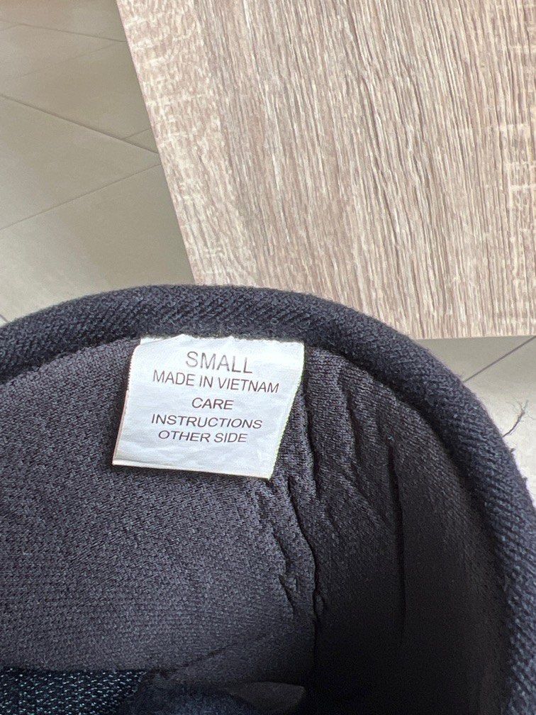 Walker boot (Category: Other Assistive Aids) located in Singapore. Submitted by turtle99 (Listing ID 1270511335, Image 3). Description: Small size Used indoor only No more needed after recovered from foot injury so selling .
