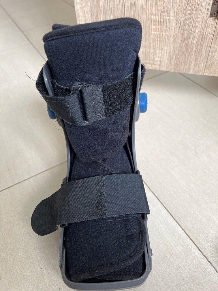 Walker boot (Category: Other Assistive Aids) located in Singapore. Submitted by turtle99 (Listing ID 1270511335, Image 1). Description: Small size Used indoor only No more needed after recovered from foot injury so selling .