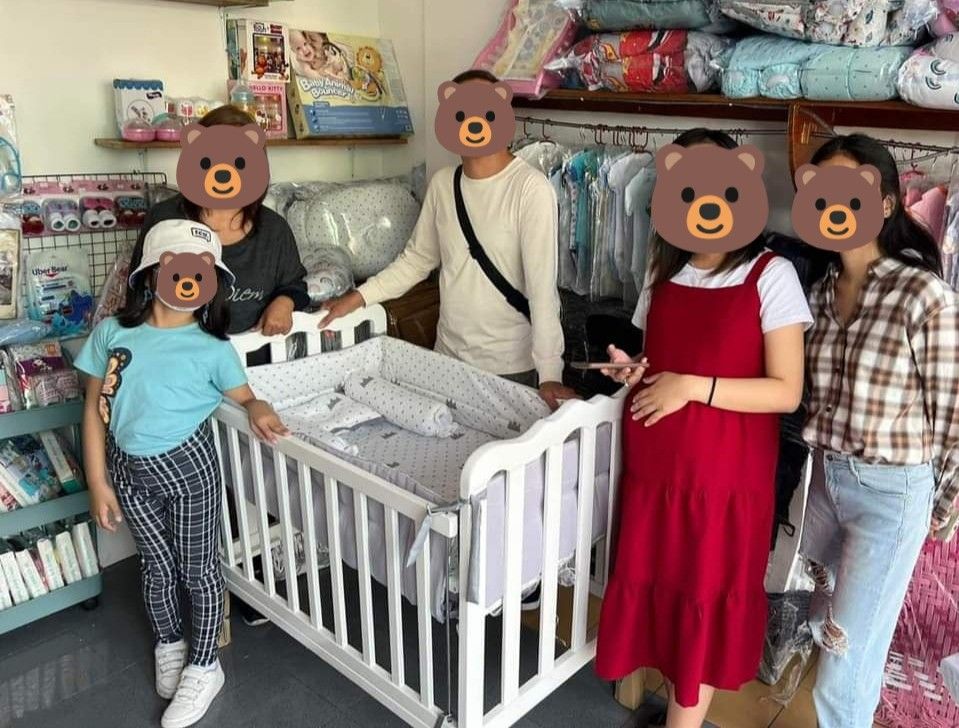 White Wooden Crib (24x40) (Category: Cots & Cribs) located in Bulacan. Submitted by declutterwithabby (Listing ID 1270520645, Image 3). Description: •Size 24x40 •Elegant Wave design •Co-sleeper Crib / Dropside •Foldable •Inclusion: 2" uratex foam •Originally bought from Enrico's Crib worth 6,500 php •Selling for 4,000php only •Used with care •RFS: baby prefers cosleeping ever since + for play pen na din sya •Pick up or Meet-up: Baliuag, Bulacan /