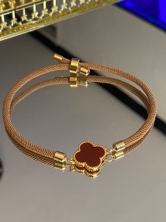 18k Saudi Gold VCA Bracelet