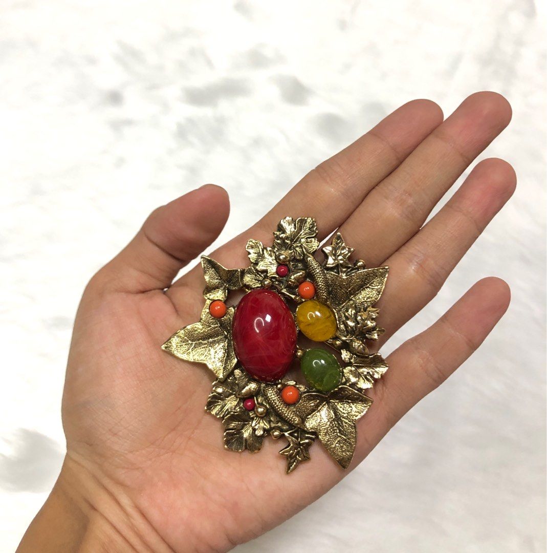 1928 VINTAGE JEWELRY FALL AUTUMN LEAVES ACORNS PIN BROOCH Women s