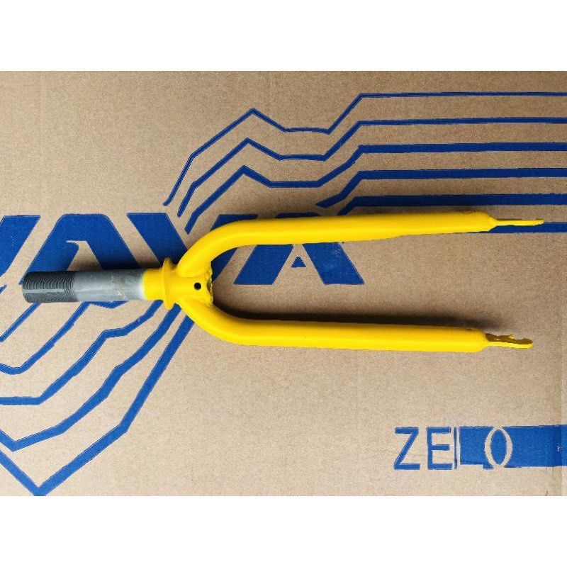 20" JAVA ZELO ORIGINAL FORK (Category: Bicycles) located in Batu Caves. Submitted by jag128 (Listing ID 1270759975, Image 3). Description: 20” JAVA ZELO ORIGINAL FORK Colour: Yellow, Green, Titanium #java #javabikes #javabikesmalaysia #FORK #zelo .