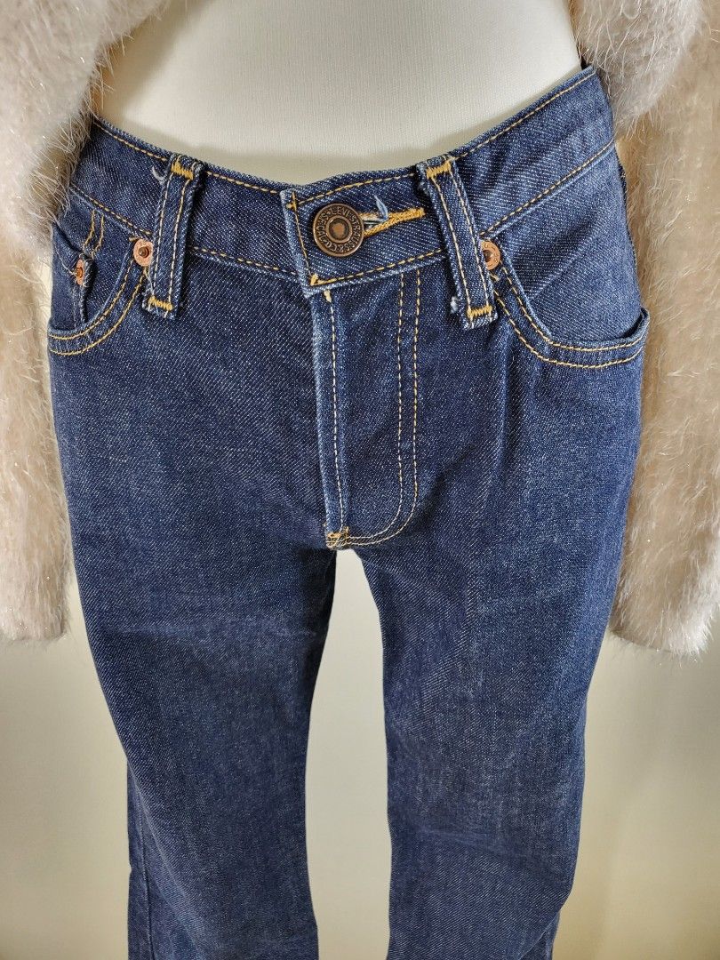 Levis 28 deals