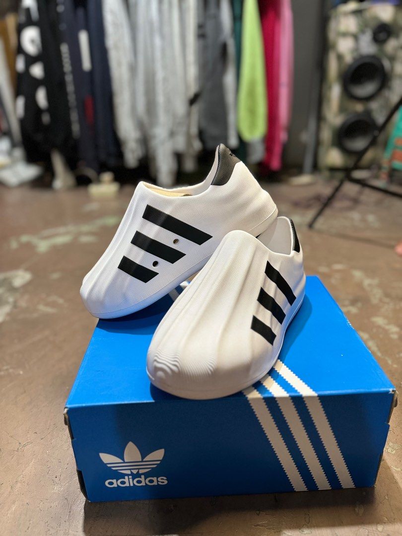 Adidas Foam Superstar, Fesyen Pria, Sepatu , Sandal di Carousell