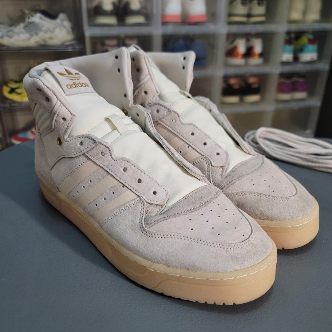 adidas Rivalry High 10.5US (Category: Sneakers) located in Manila. Submitted by hapibertday (Listing ID 1270822455, Image 3). Description: Size: 10.5US Condition: Used 3-5x, gathered dust from storage Price: 1500 - SRP 5800 Remarks: - 100% Authentic; I don't sell or wear fake shoes, all shoes for sale are my personal pairs - All shoes are generally well taken care of. Some may be dirty/dusty from storage, but none have major damage or are overuse