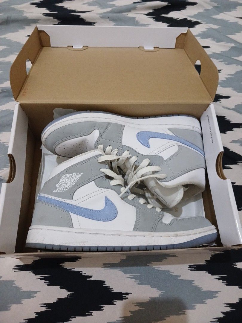 AIR JORDAN MID WOLF GREY ALUMINIUM (W), Fesyen Wanita, Sepatu di
