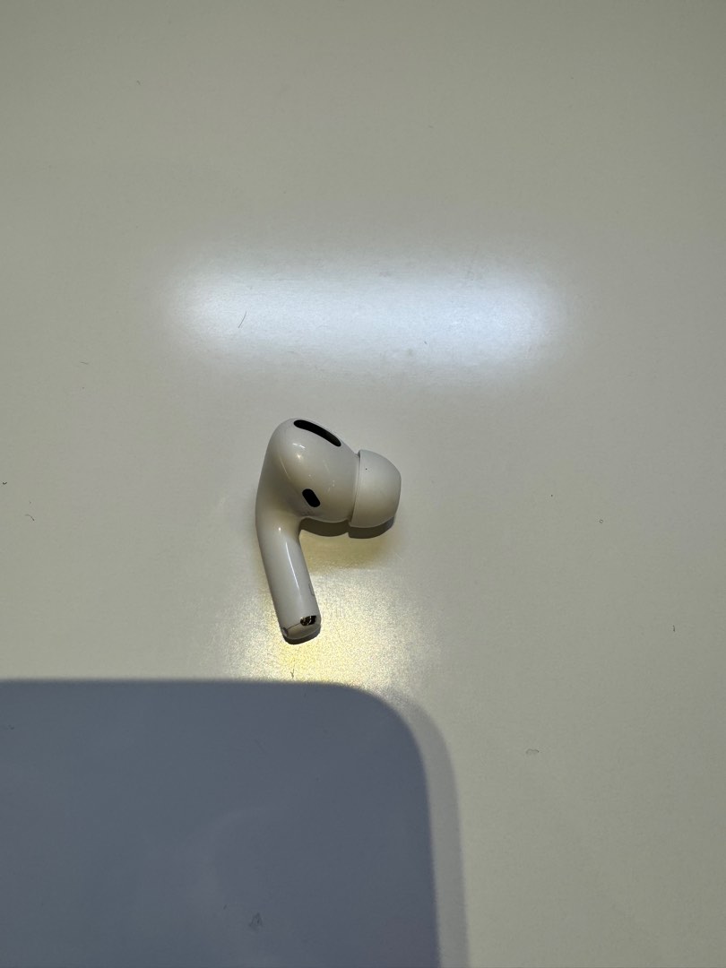 AirPods Pro左耳Left, 音響器材, 耳機- Carousell