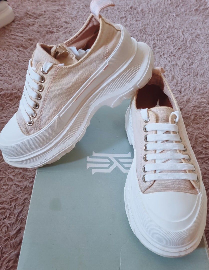 Alexander McQueen Size 6 23cm Women s Fashion Footwear Sneakers
